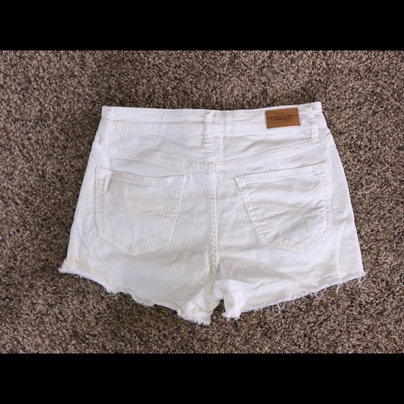 White high waisted, distressed jean shorts! - Picture 2 of 2